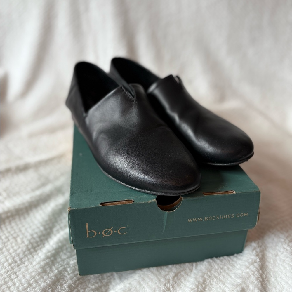 b.o.c. Women's Black Slip-On Loafers